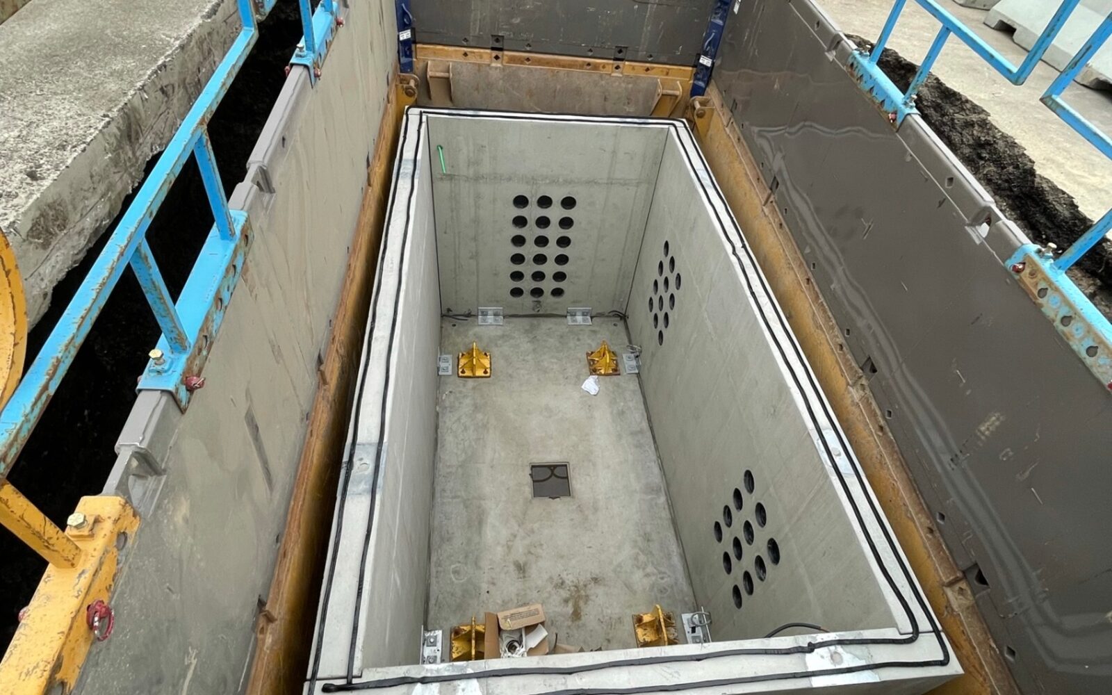 Ductbanks & Manholes
